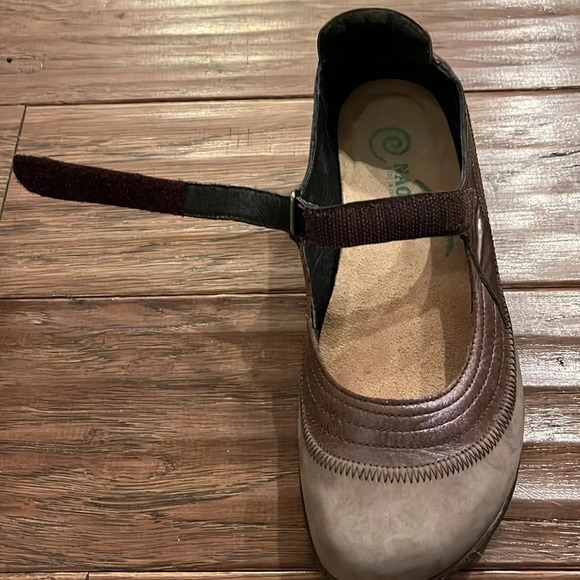 NAOT Kirei Mary Jane Suede Flats with Leather Uppers Size 6.5 - Picture 4 of 9